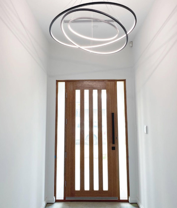 Door with Oblong Pull Handle 