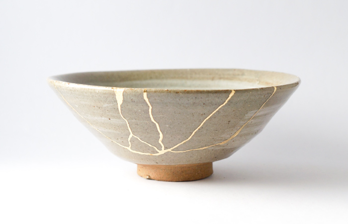 Kintsugi pottery